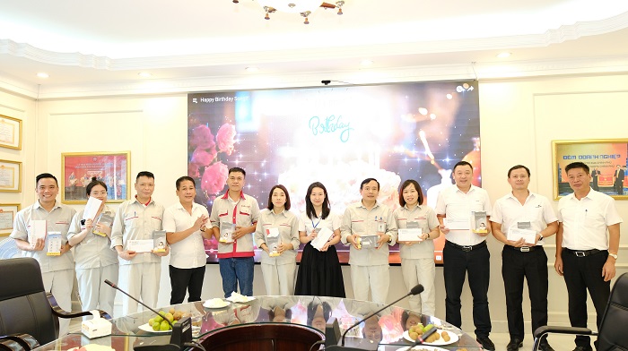 Vui sinh nhật, thêm gắn kết